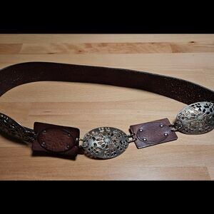 Vintage Chico's Genuine Leather Silver Tone Ornate Medallions Size M/L Belt BOHO